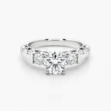 Nhẫn đính hôn kim cương nhân tạo ba viên bằng Bạch kim | Viên chủ cắt tròn 1,60 ct | F/VVS2 | Chứng nhận IGI
