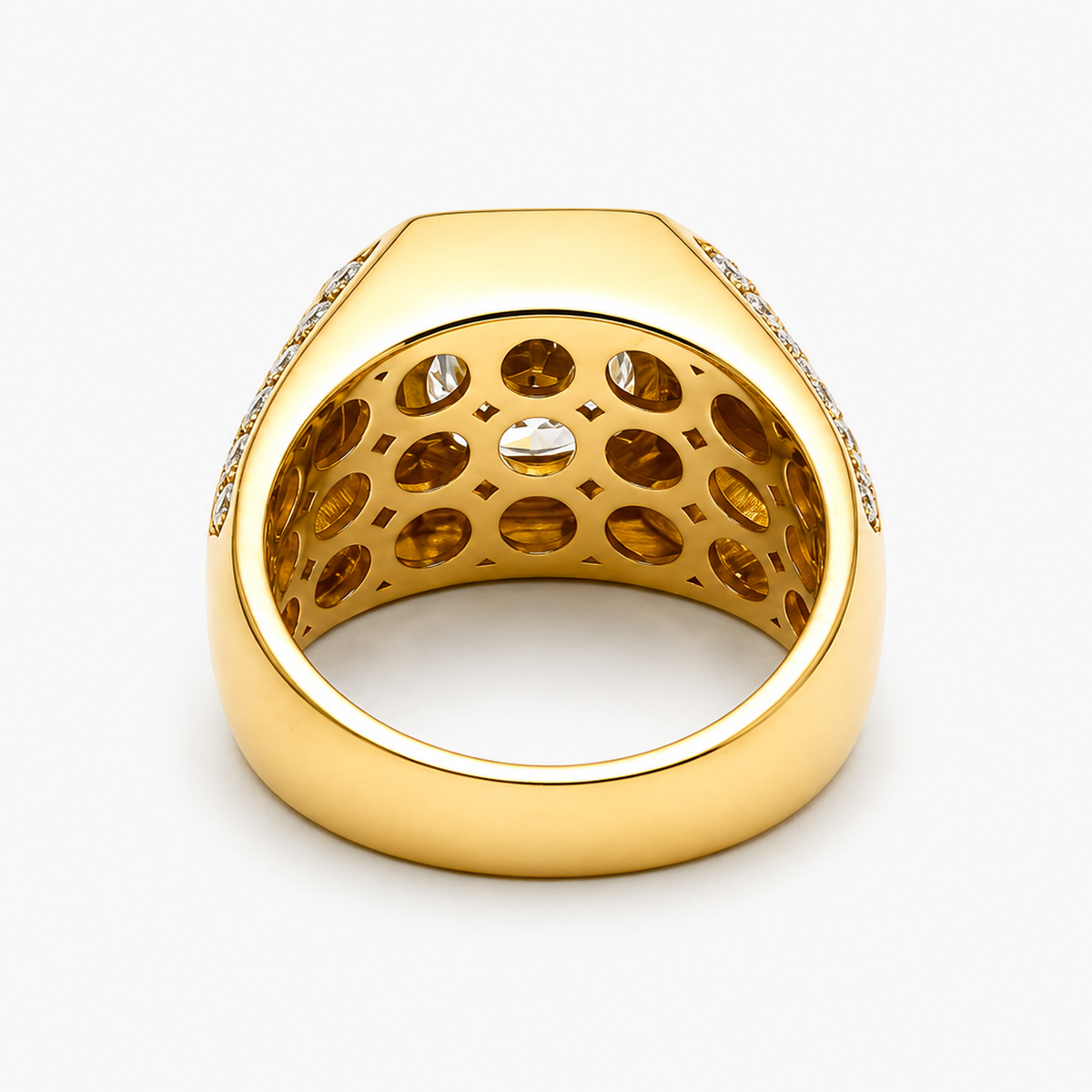 Men's Round Brilliant Lab Grown Diamond Signet Ring in 18K Yellow Gold