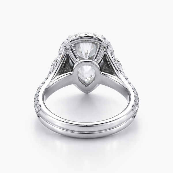 Nhẫn Halo Kim Cương Nhân Tạo Hình Quả Lê 4,53 Carat Bạch Kim | E/VS2 | Tổng Trọng Lượng Đá 1,20 Carat Nạm Pave