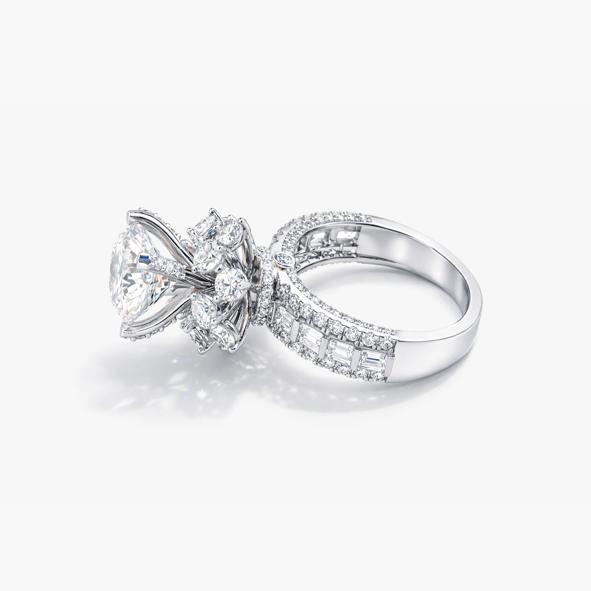 Nhẫn halo cụm hoa kim cương nuôi cấy trong phòng thí nghiệm (E/VS1 IGI) Brilliant 3,23 CT bằng bạch kim